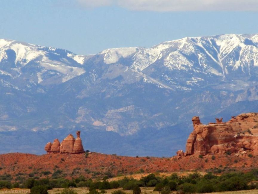 Henry Mountains locomotive rocks