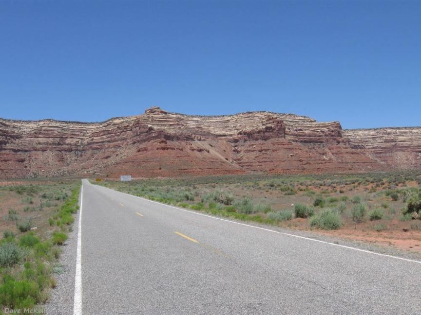 Southern approach to Cedar Mesa