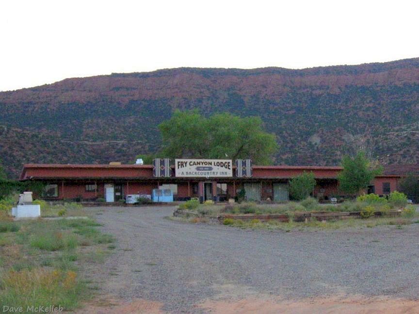 Fry Canyon Lodge
